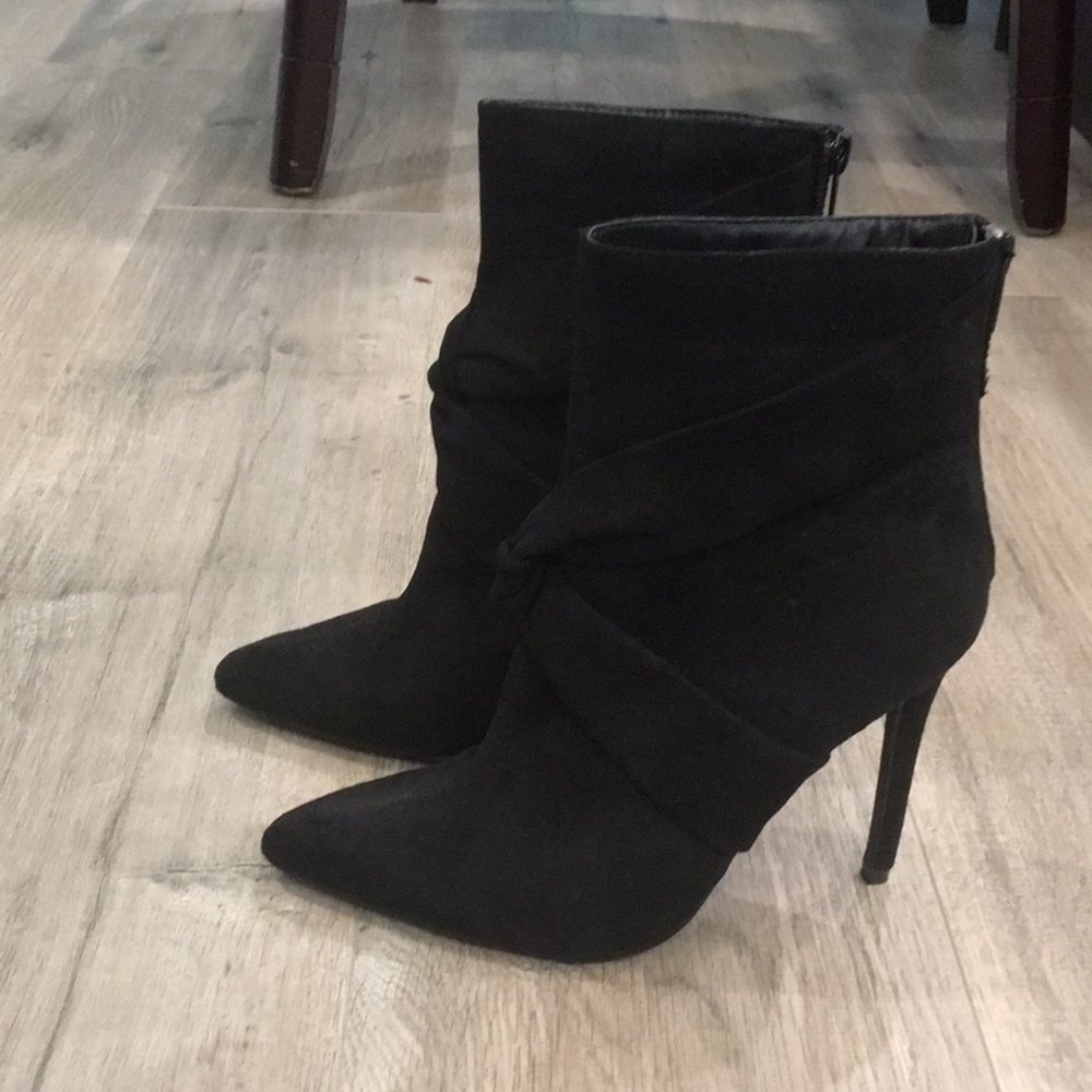 Black heel booties